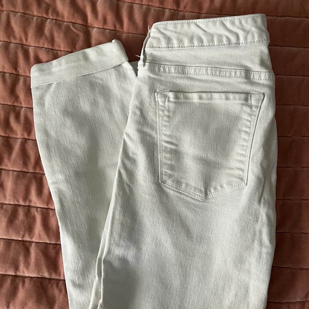 Cropped skinny fit white denim pants